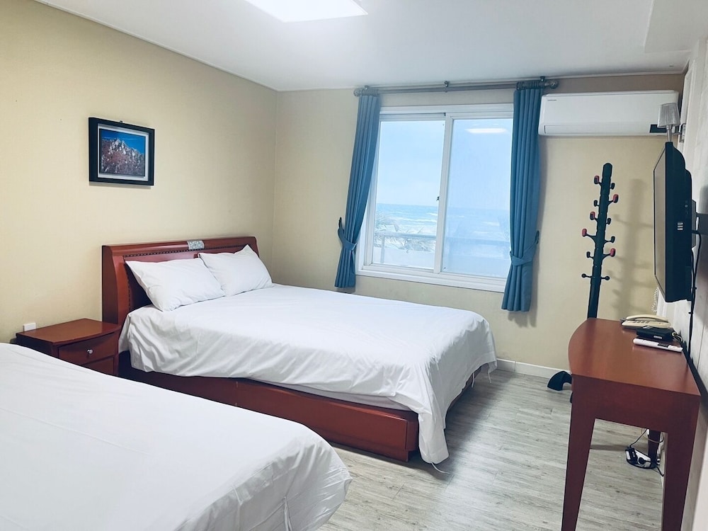 FAMILY, DOUBLE BED, OCEAN VIEW