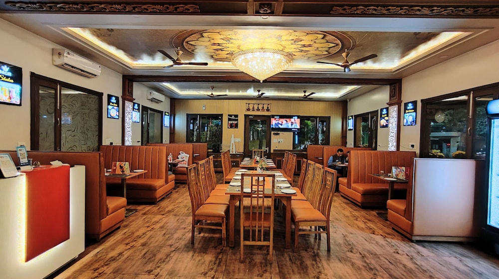 MGR Hotel Moradabad 31/50