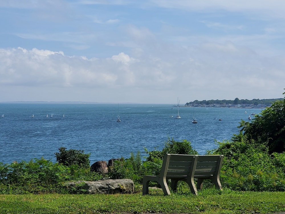 The Niantic Inn 42/50