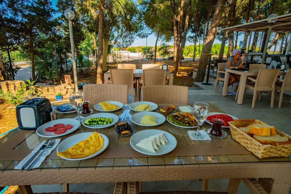 Prenses Sealine Beach Hotel 33/50