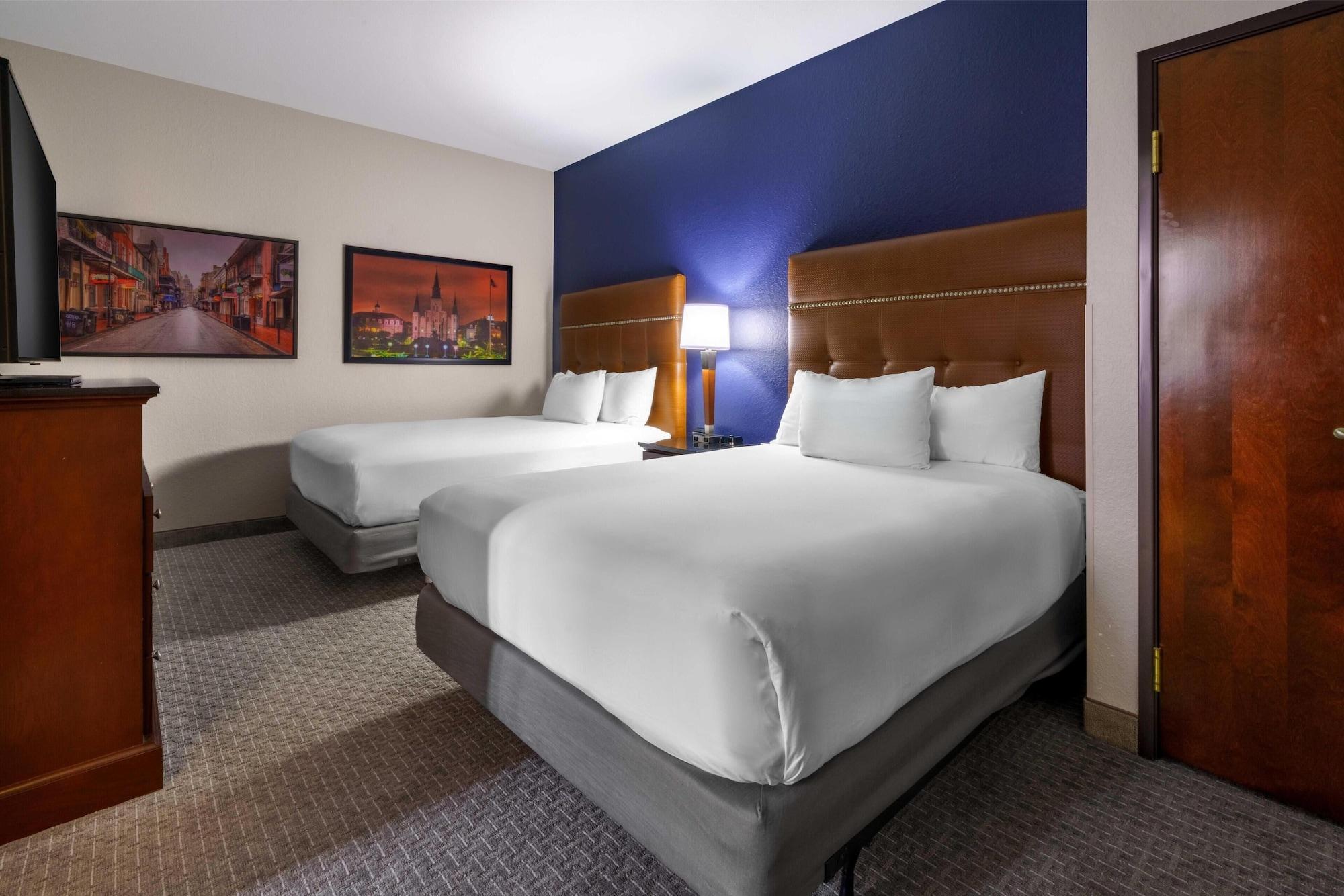 2 Rooms, Suite, Multiple Beds, Sofa, Bathtub, Accessible