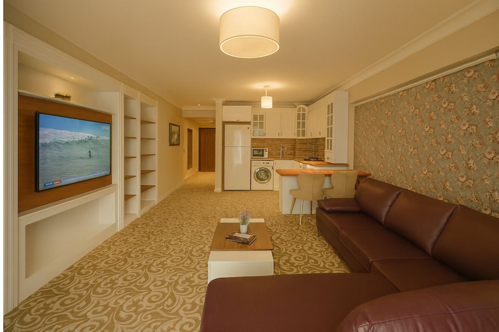 My Suit Residence 36/50