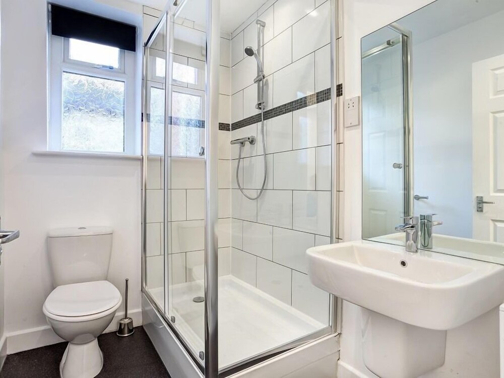 Townhouse Plus @ 166 Edleston Road Crewe 14/17