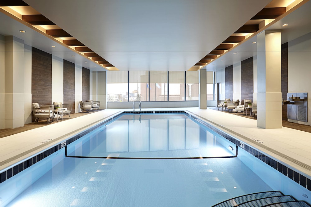JW Marriott Minneapolis Mall of America 67/77