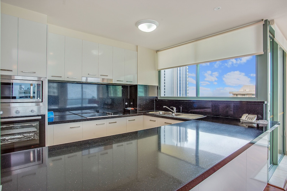 Mantra Sun City Surfers Paradise 46/64