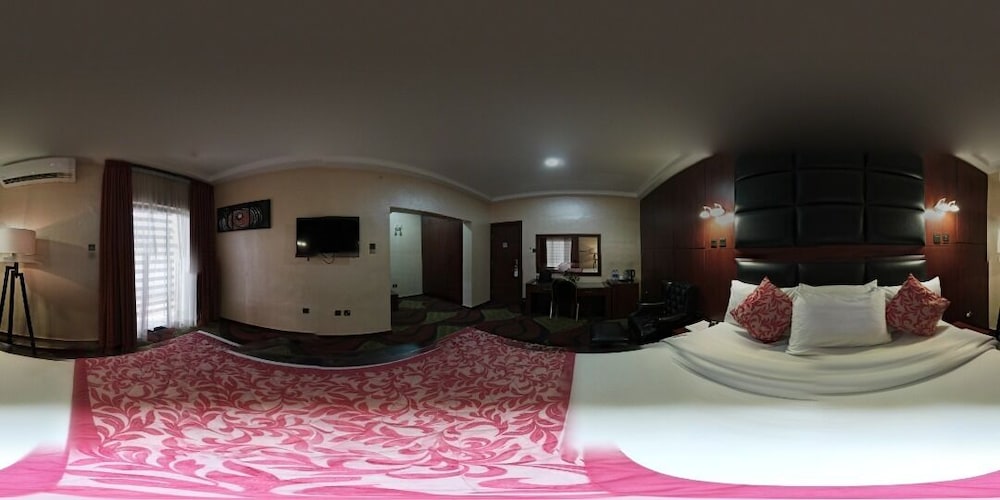 Treasures Suites & Conferences 13/35