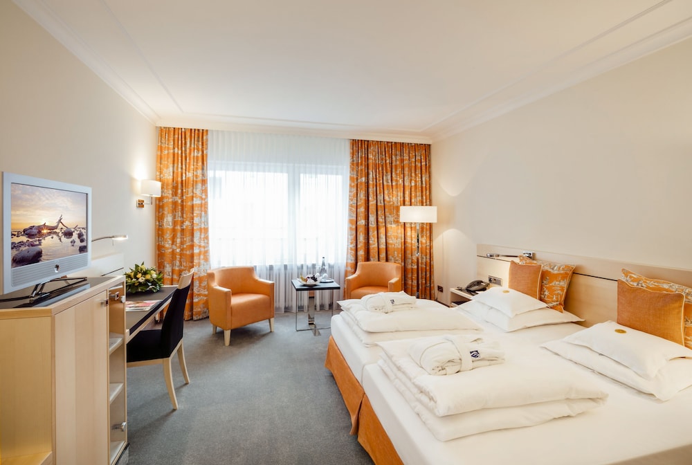 Standard, Double Bed, Courtyard View