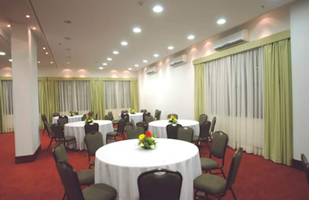 LUZ PLAZA 42/55