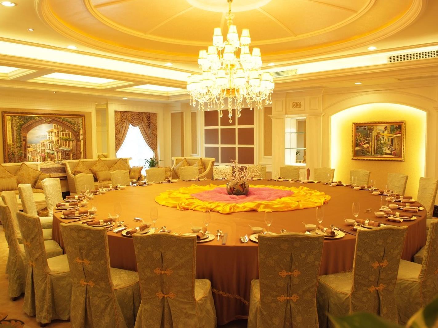 Foshan Huaxia Pearl Hotel 68/82