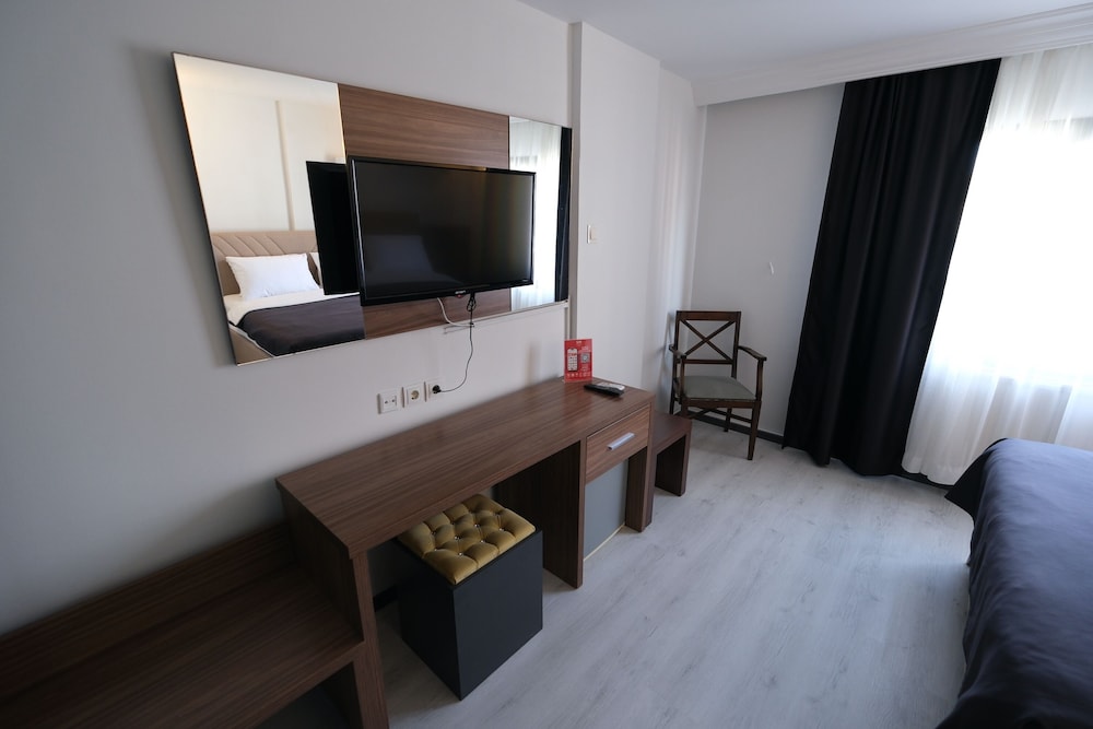 Üstün Otel Alsancak 38/48