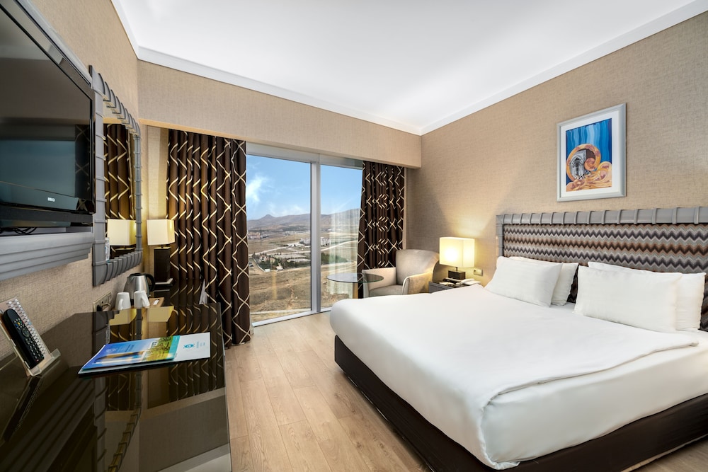 Grand Hotel Konya 12/78