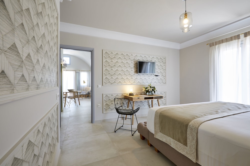 ELEGANT, SUITE, RESORT VIEW, PRIVATE POOL, HOT TUB