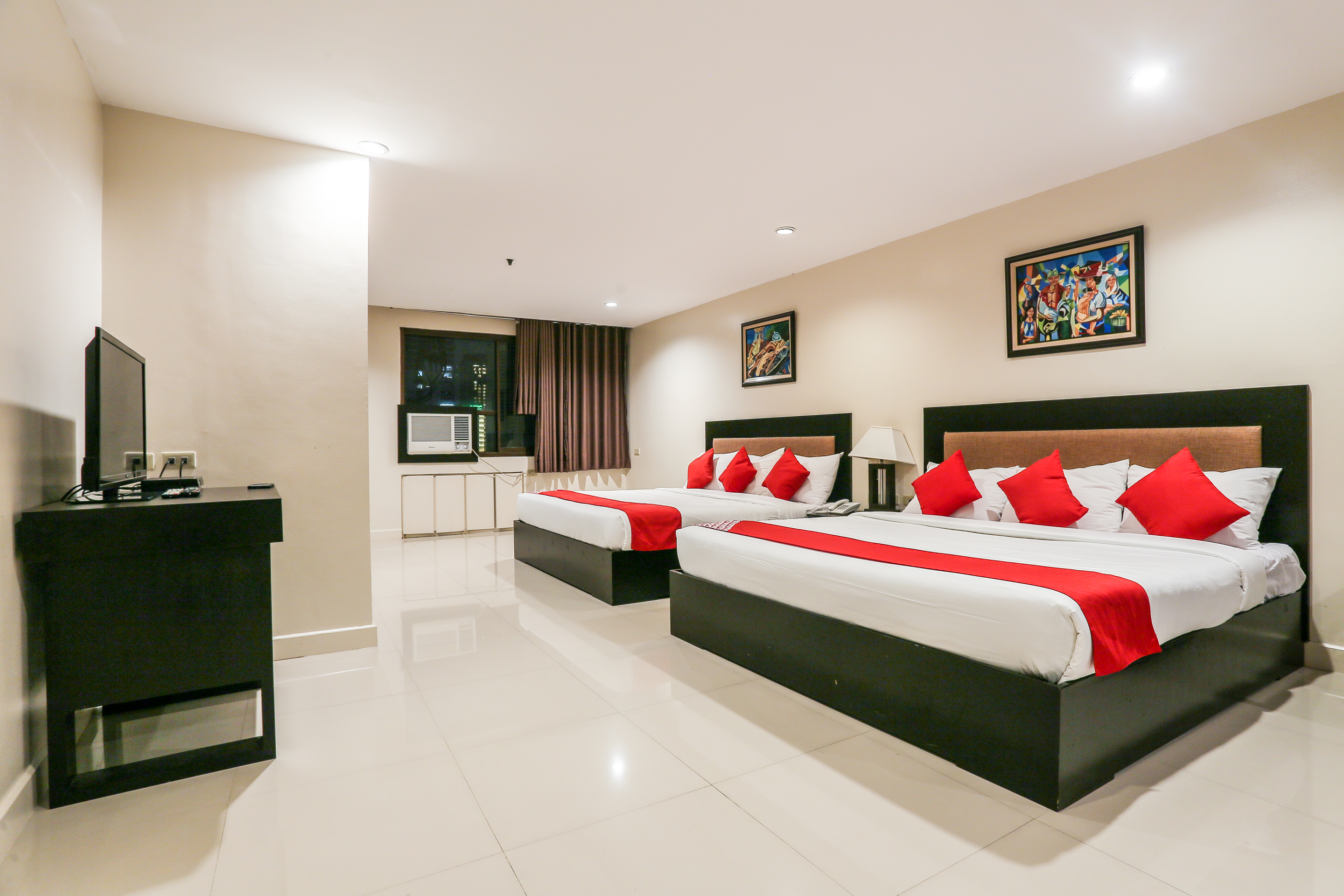 Paragon Tower Hotel 8/50