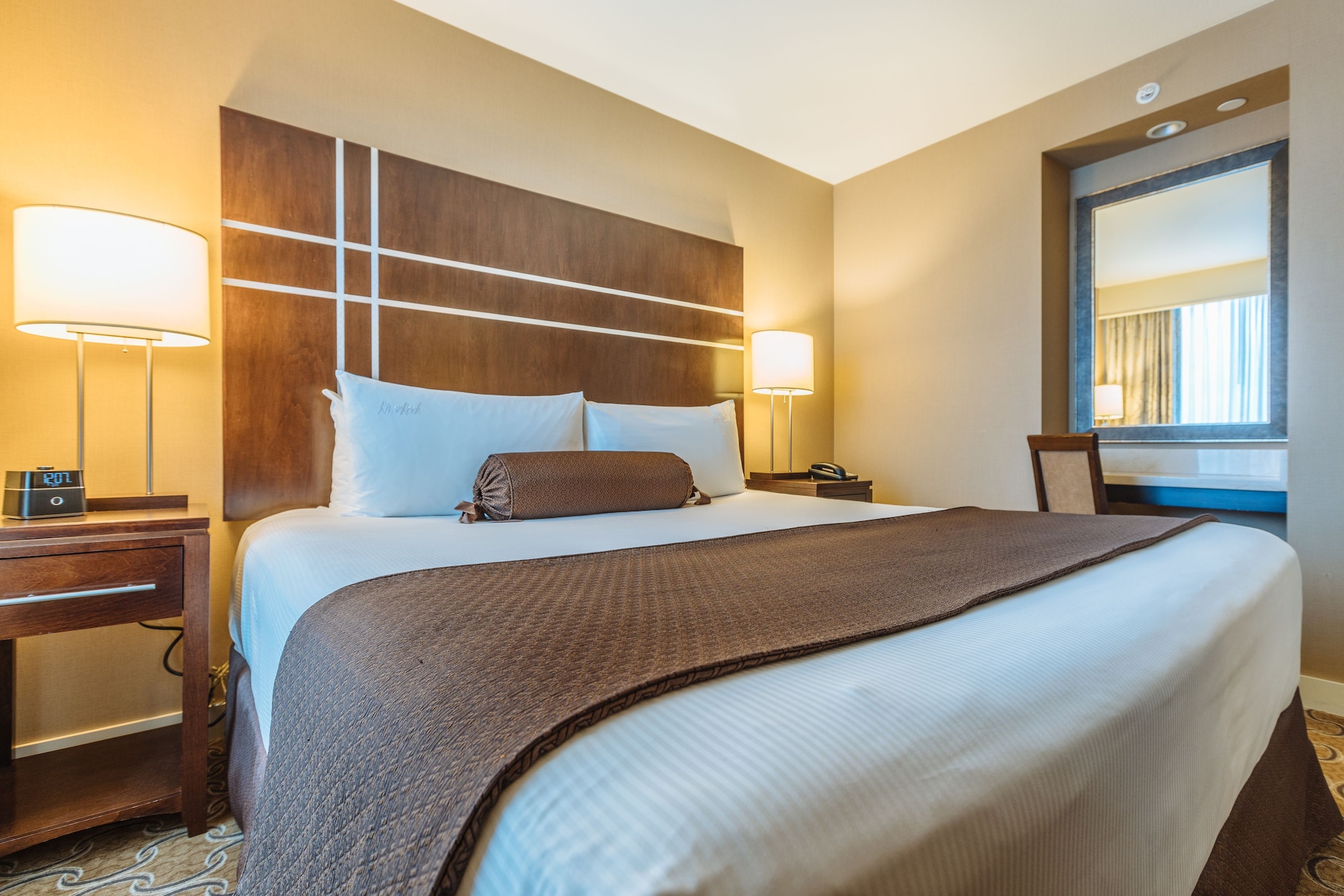 1 Bedroom, Suite, King Bed, Sofa, Casino Tower