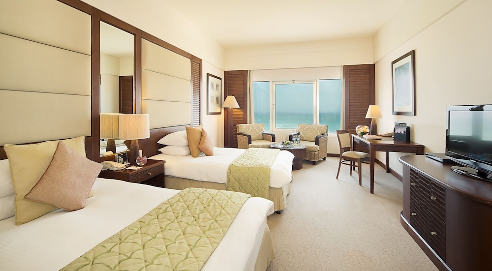 Premium, Chalet, King Bed, Beach Front, Terrace، Danat Jebel Dhanna Resort 6/10