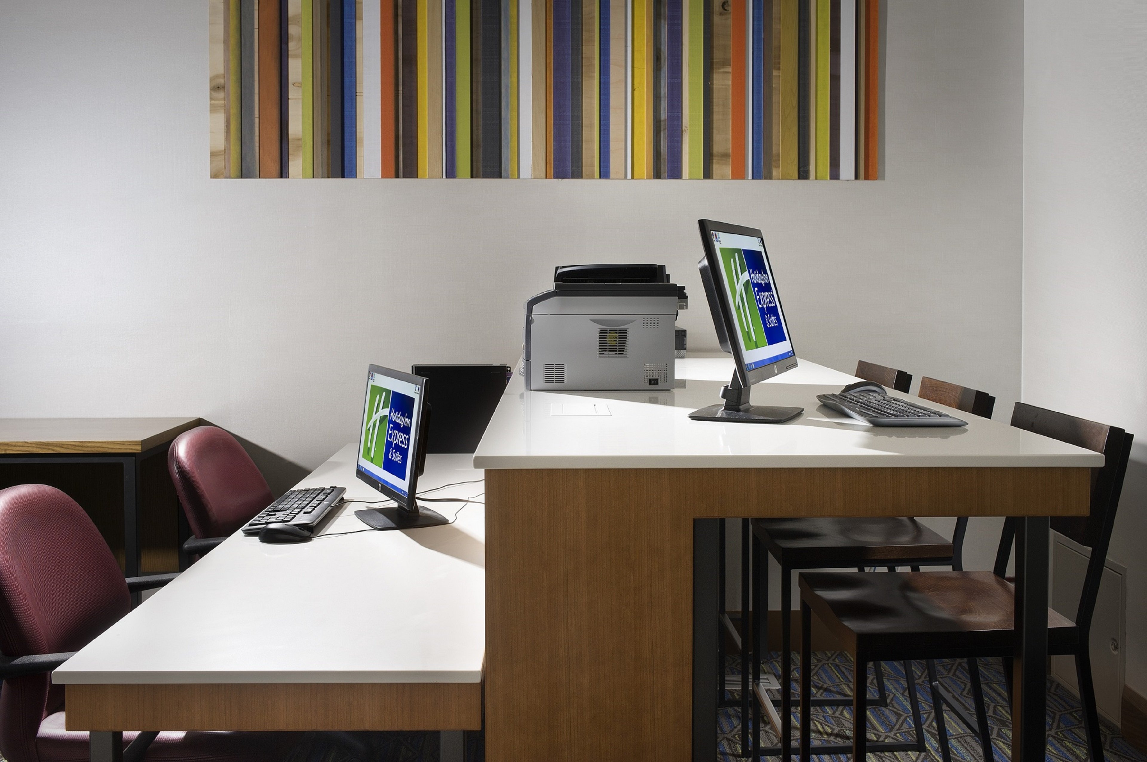HOLIDAY INN EXPRESS & SUITES CHARLOTTESVILLE - RUCKERSVILLE 50/54