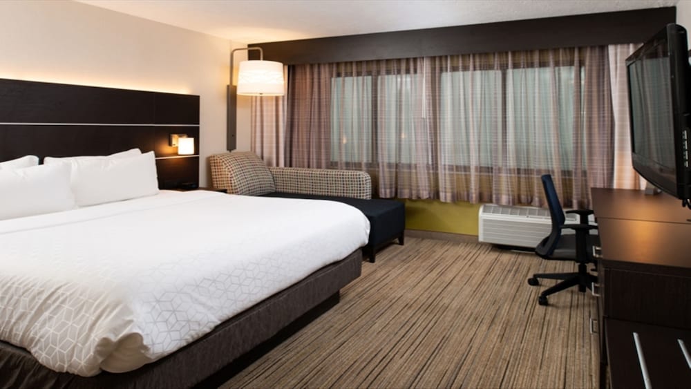 Holiday Inn Express Cincinnati West 15/74