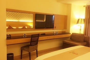 Grand Lord (Boutique) Hotel 54/59