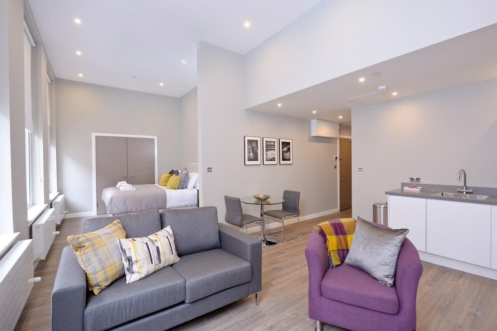Destiny Scotland Apartments At Nelson Mandela Place 8/17