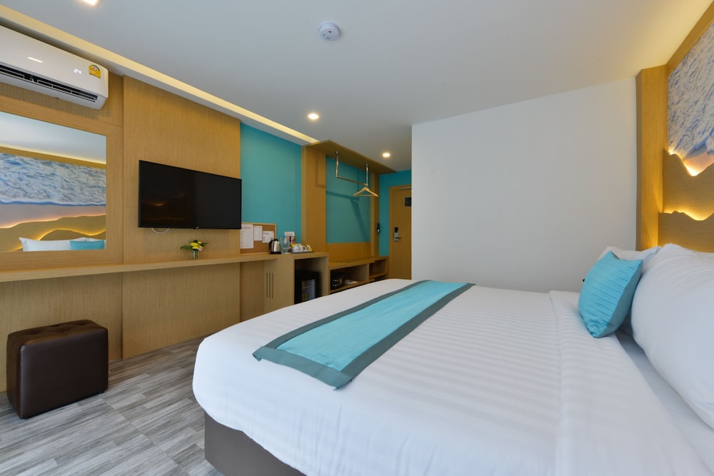 DELUXE, DOUBLE BED