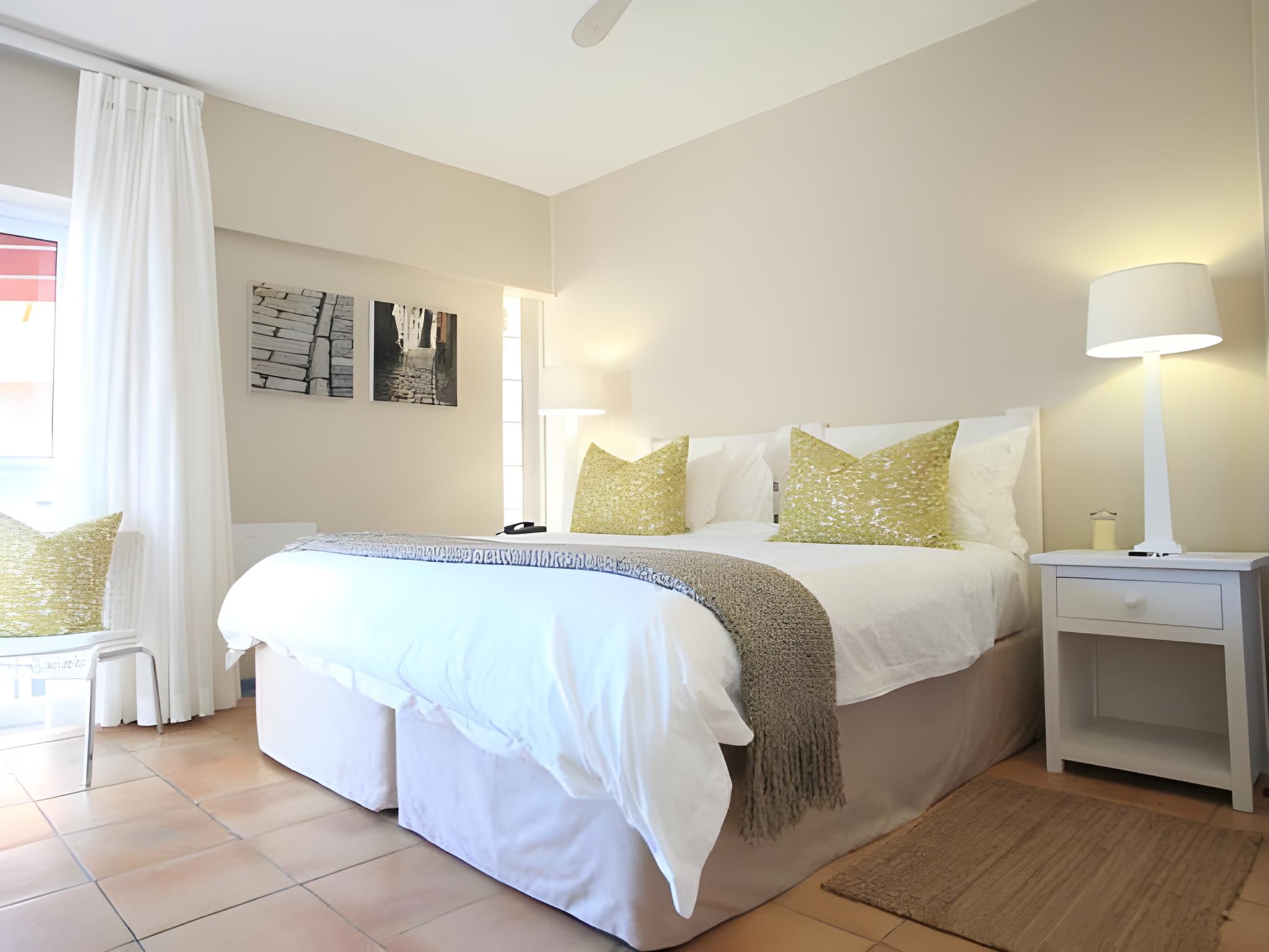 غرفة قياسية بسريرين منفصلين، Periwinkle Guest Lodge 2/2