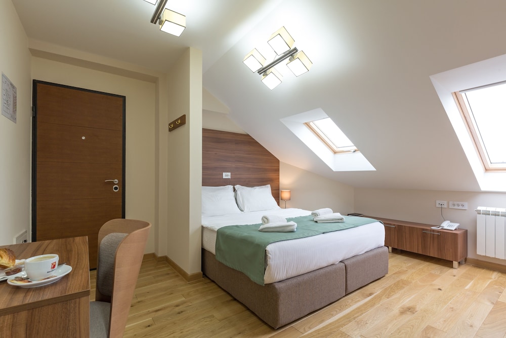 Prime Hotel 24/40