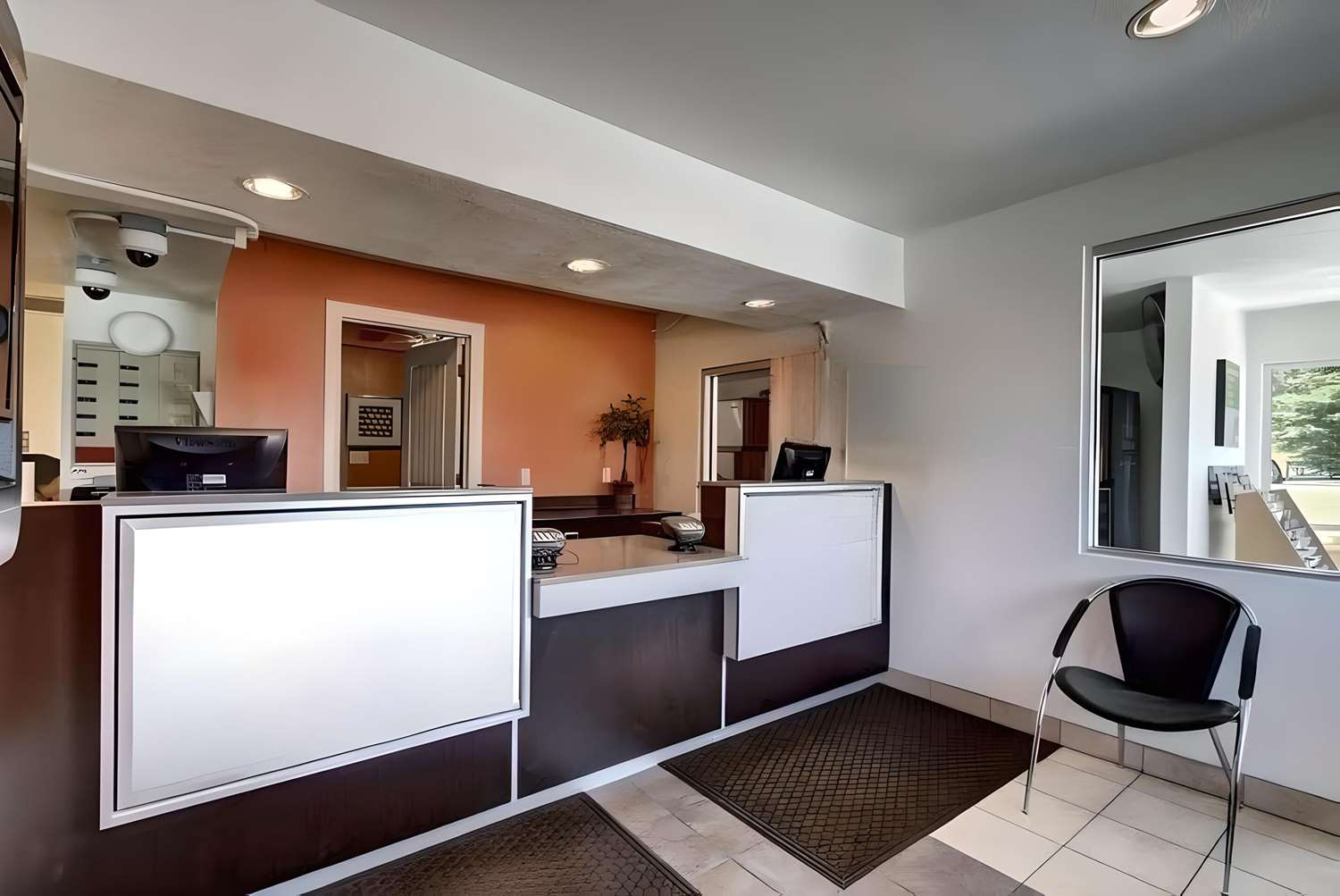 Econo Lodge Midvale UT 1/5