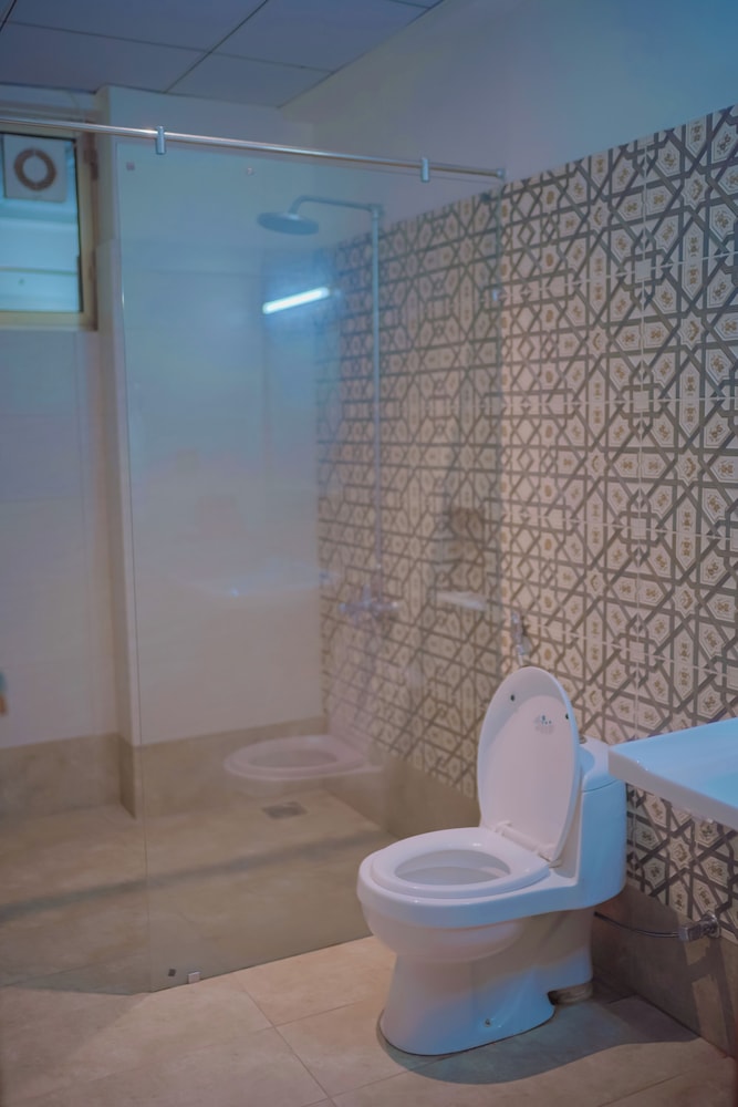 Junior Suite, Studio, 1 Double and 1 Single Bed، Hotel Pearl Inn 7/7