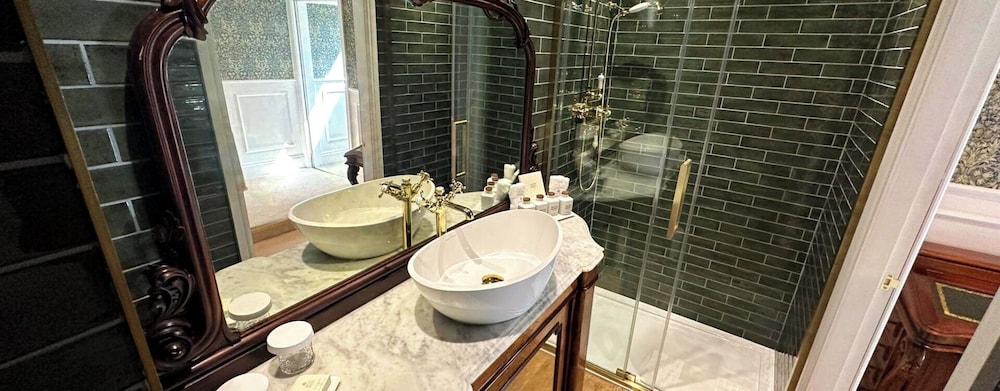 Plas Dinas Country House 46/50