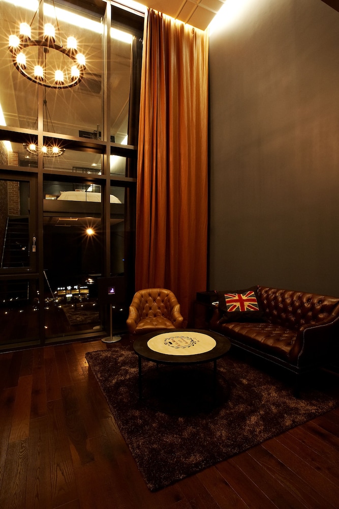 Lee Design Hotel 44/74