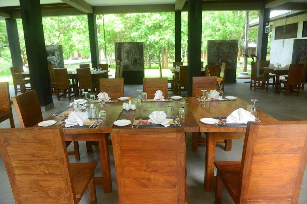 Nil Diya Mankada Safari Lodge 46/50