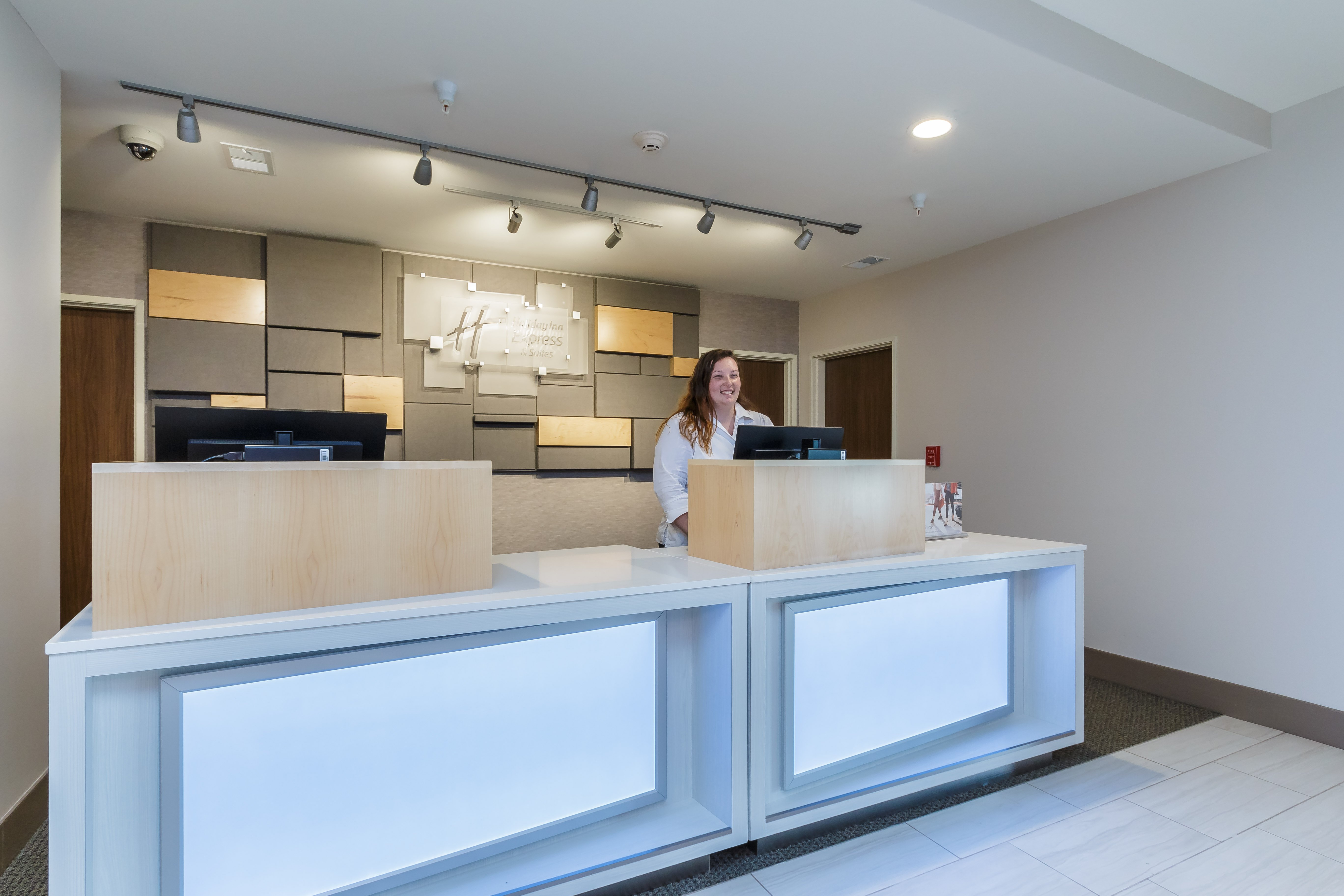 Holiday Inn Express and Suites South Bend South 11/64