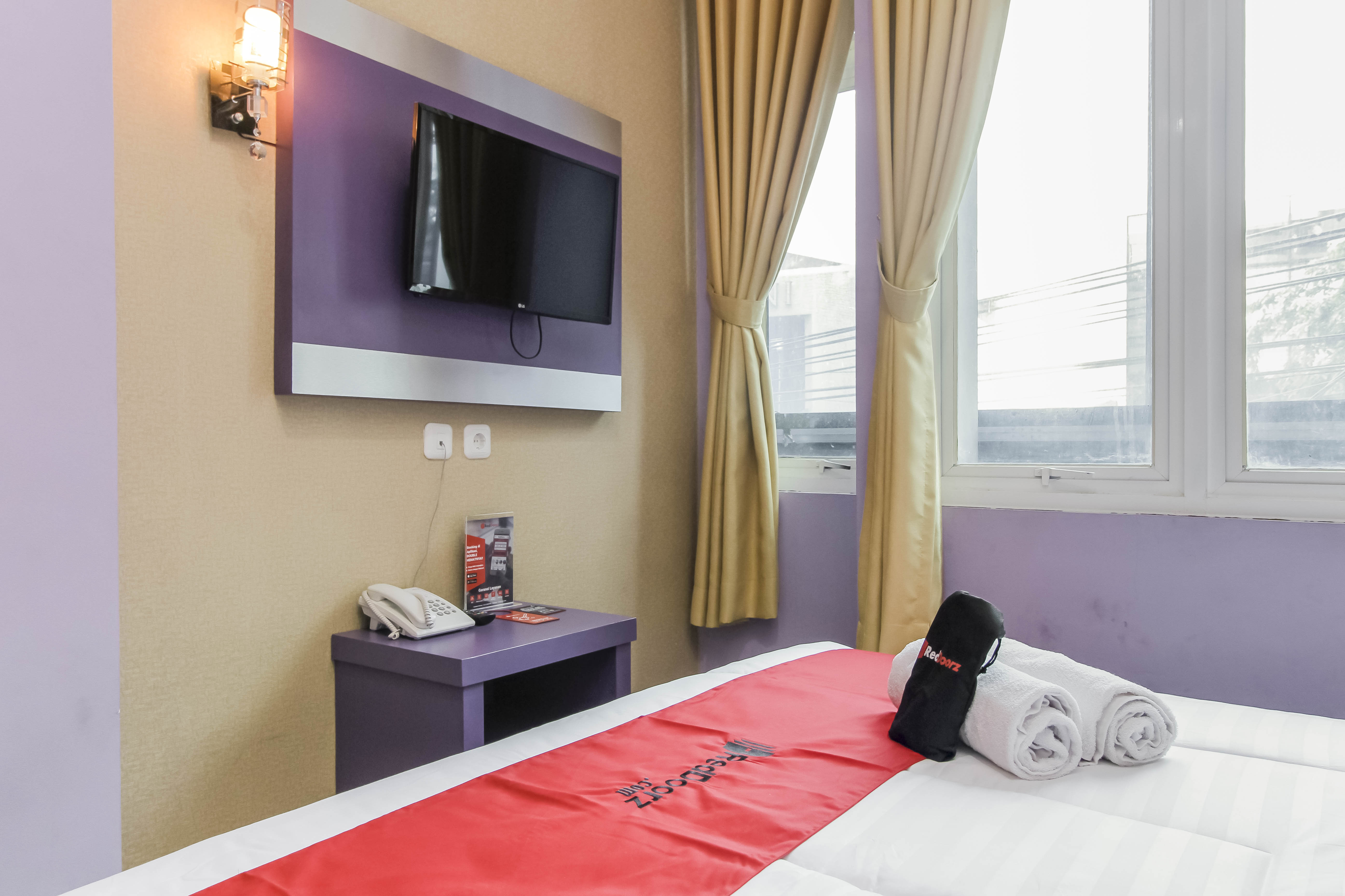 Reddoorz Plus Near Stasiun Bekasi 33/45
