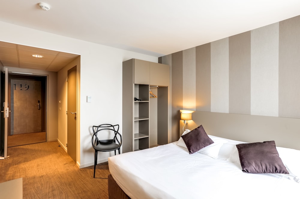 Brit Hotel Binic 9/60