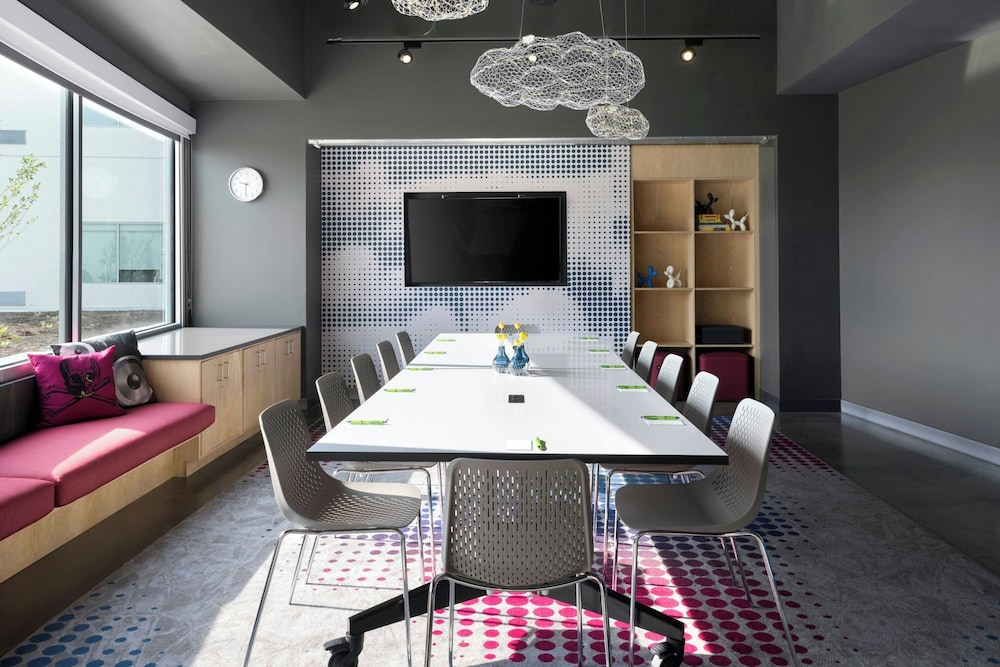 Aloft Waukee 24/29