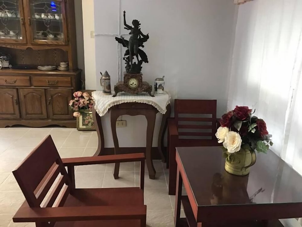 Chanathinat Place 33/37