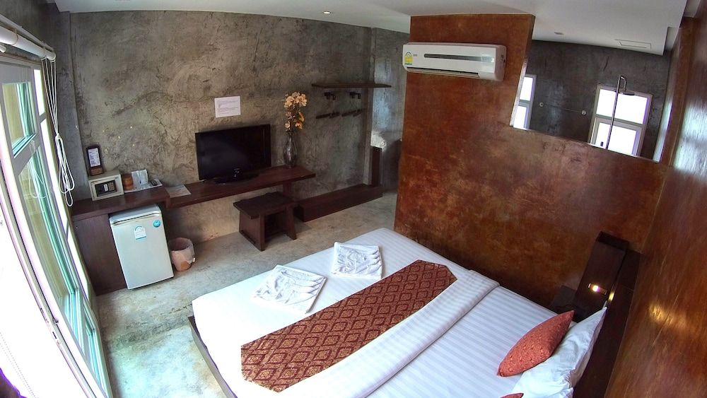 Silver Sands Beach Resort 20/100