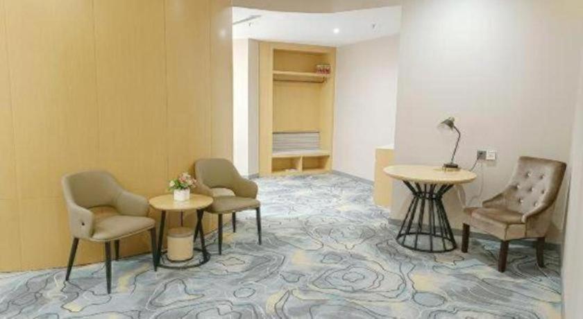 Vienna International Hotel (Nanning East Railway Station) 30/50