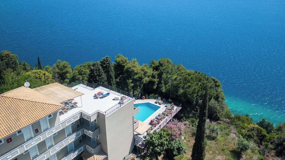 ALIKI HOTEL 11/76