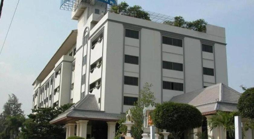 Pathumthani Place Hotel 1/34