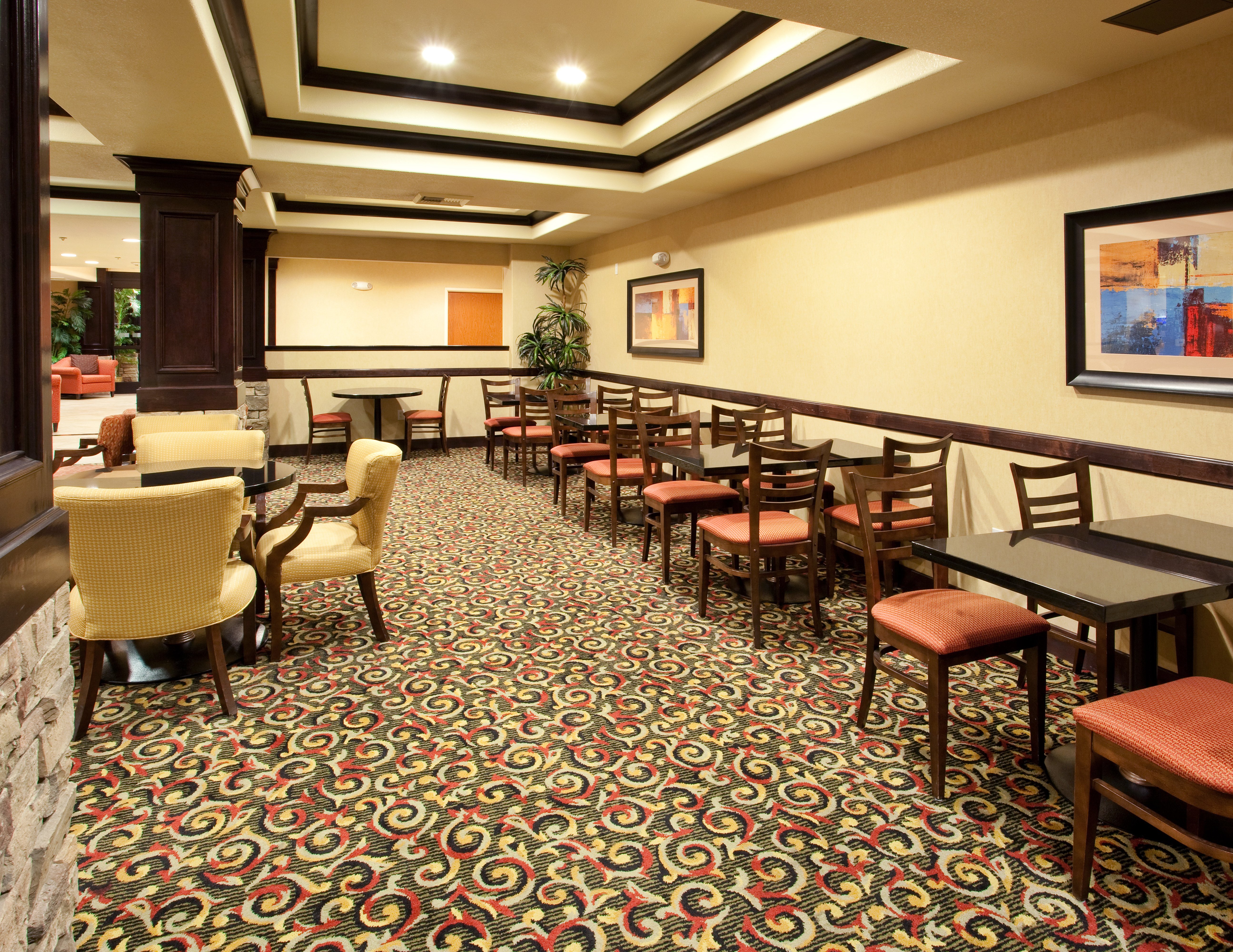 Holiday Inn Express Hotel & Suites Lincoln-Roseville Area 65/71