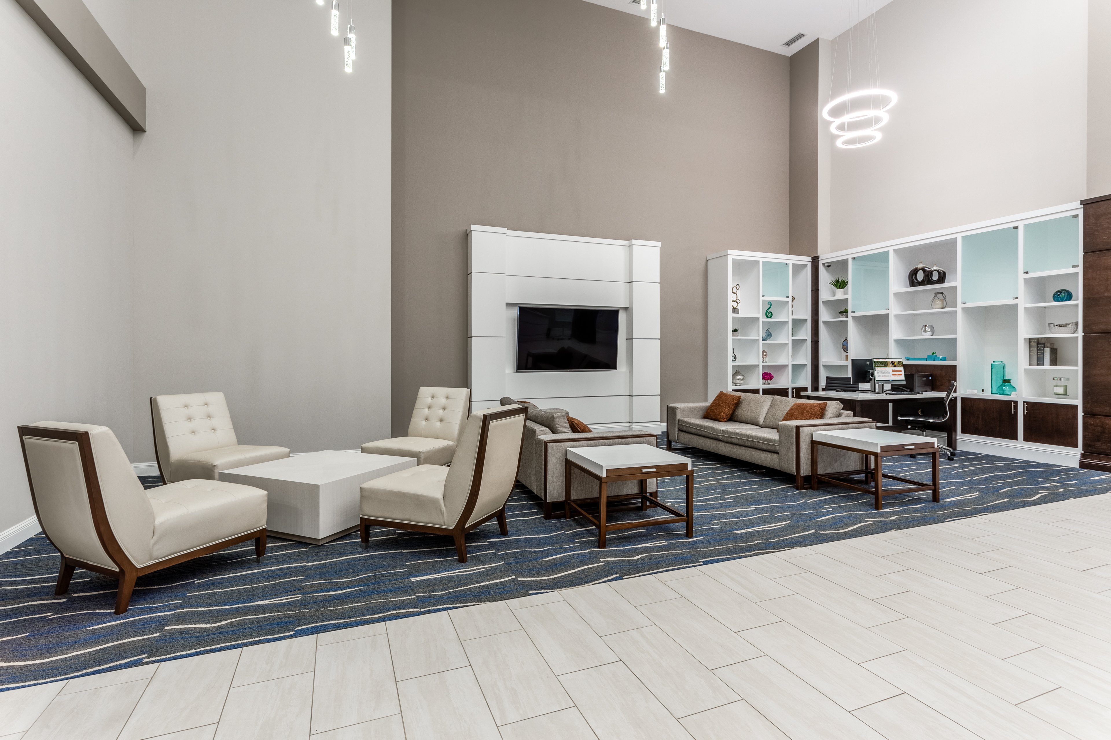 Holiday Inn & Suites Jefferson City 25/42