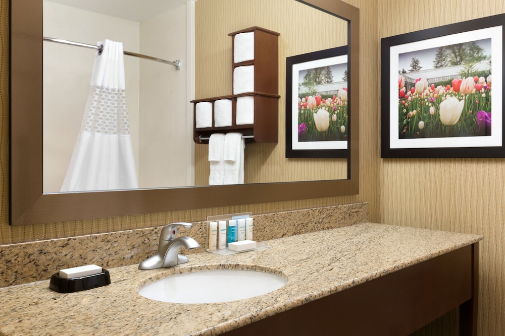 Hampton Inn Akron-Fairlawn 20/42