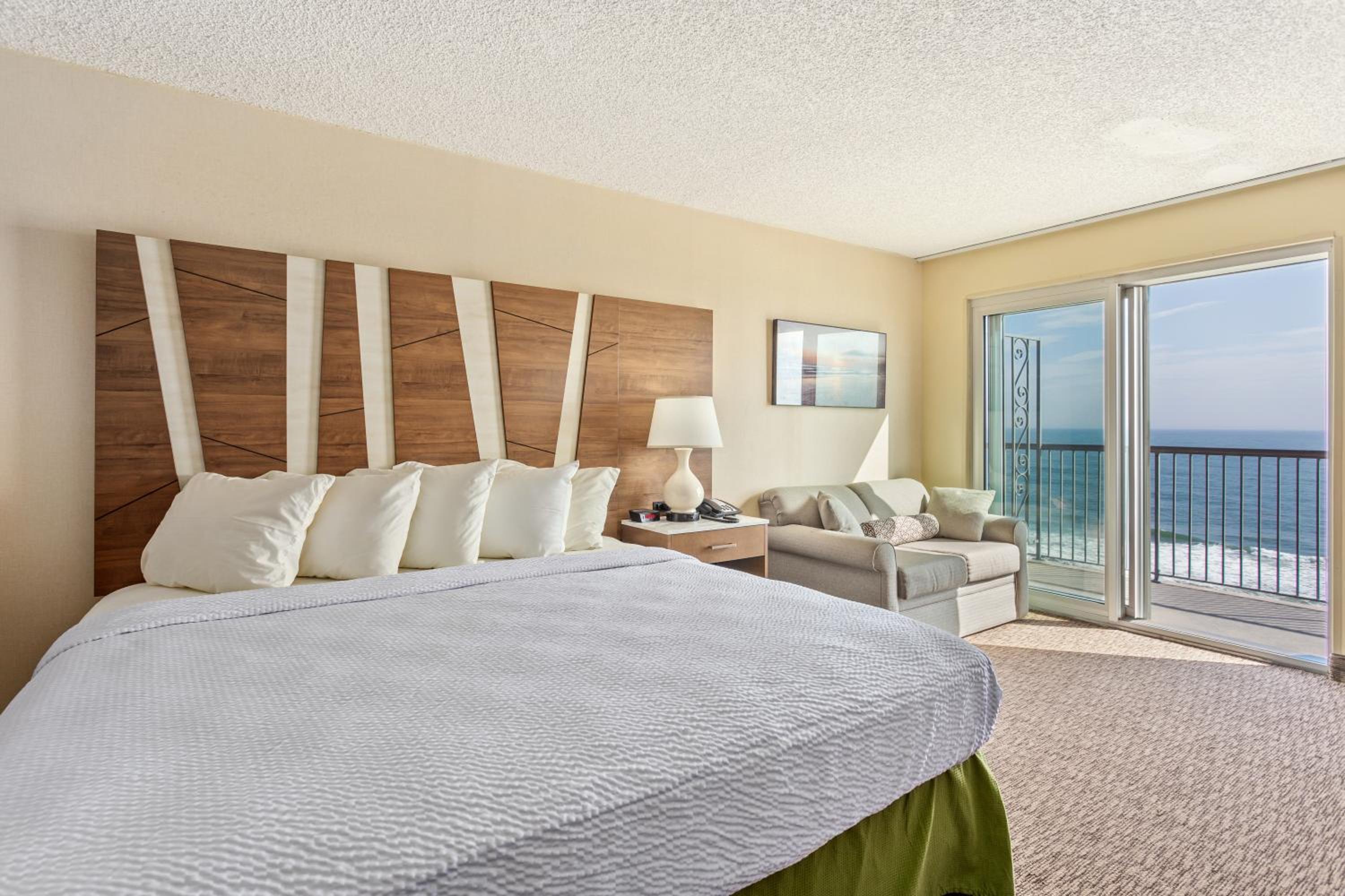 Room, King Bed, Sea Front, Hot Tub