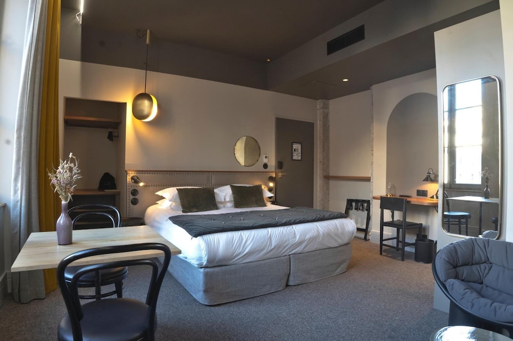 Hotel de l Abbaye 11/50