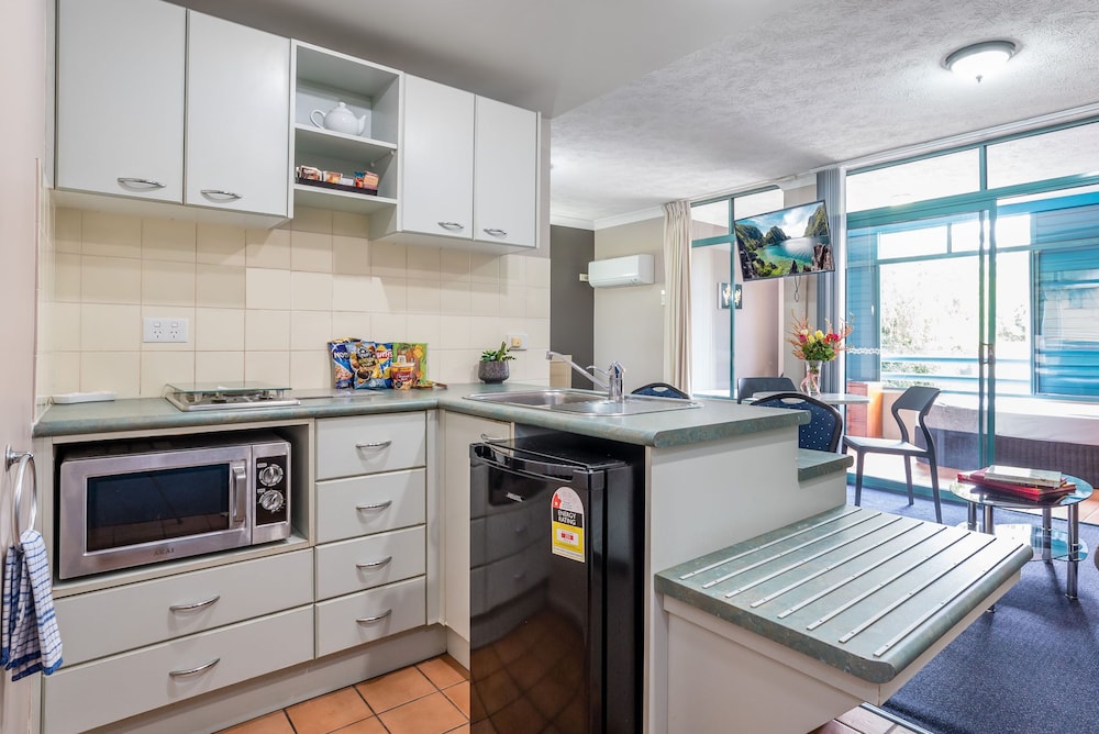 Aaa Airport Albion Manor Apartments and Motel 22/34