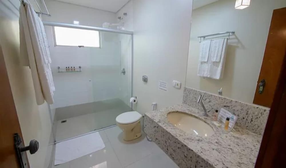 Marrua Hotel 43/49