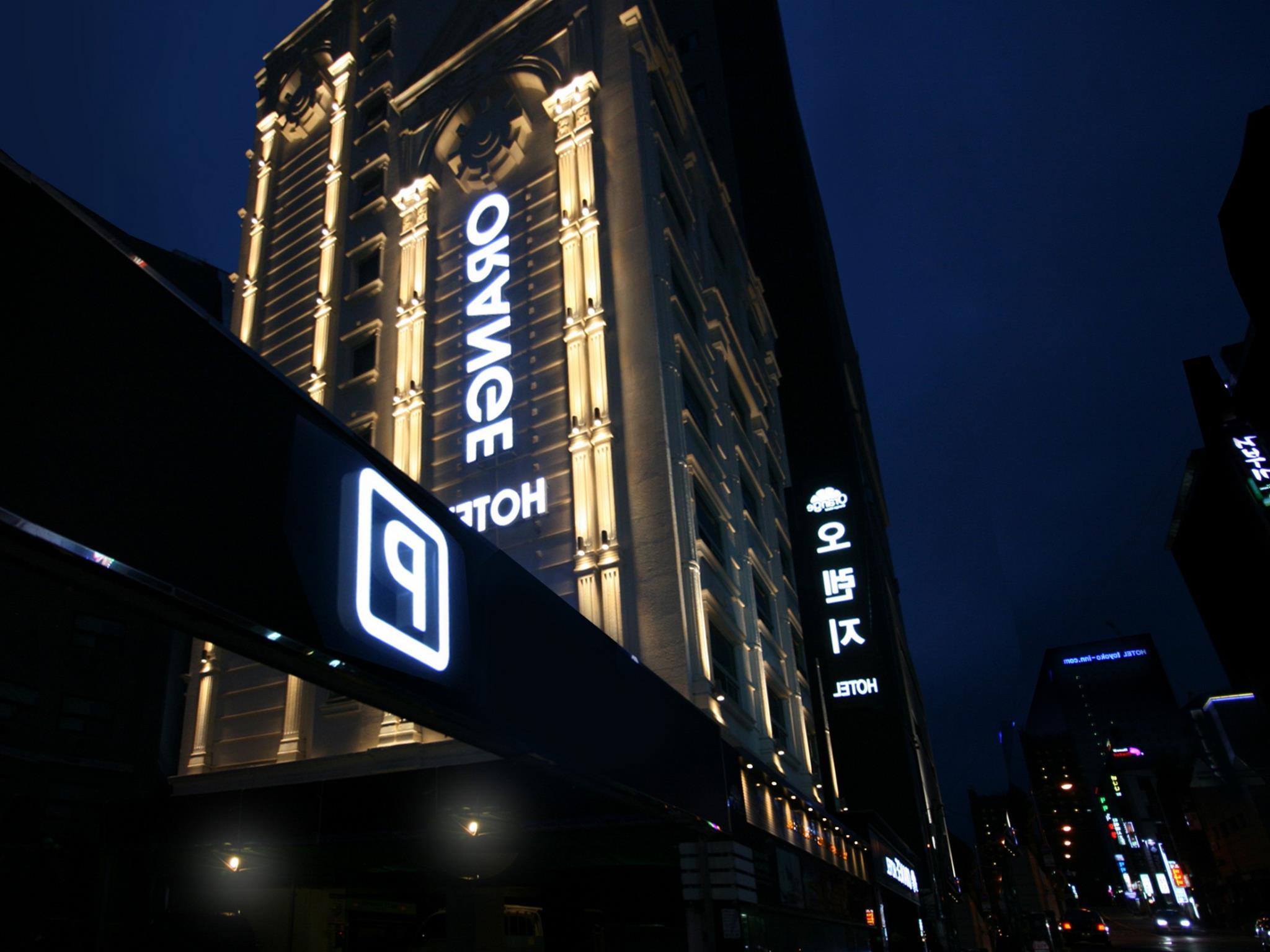 Hotel Orange 2/75