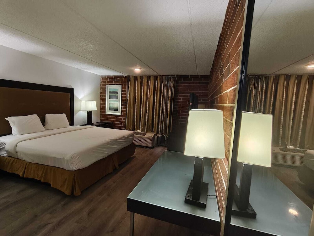 Plaza Hotel By OYO Calumet Park Near Alsip I 57 39/62