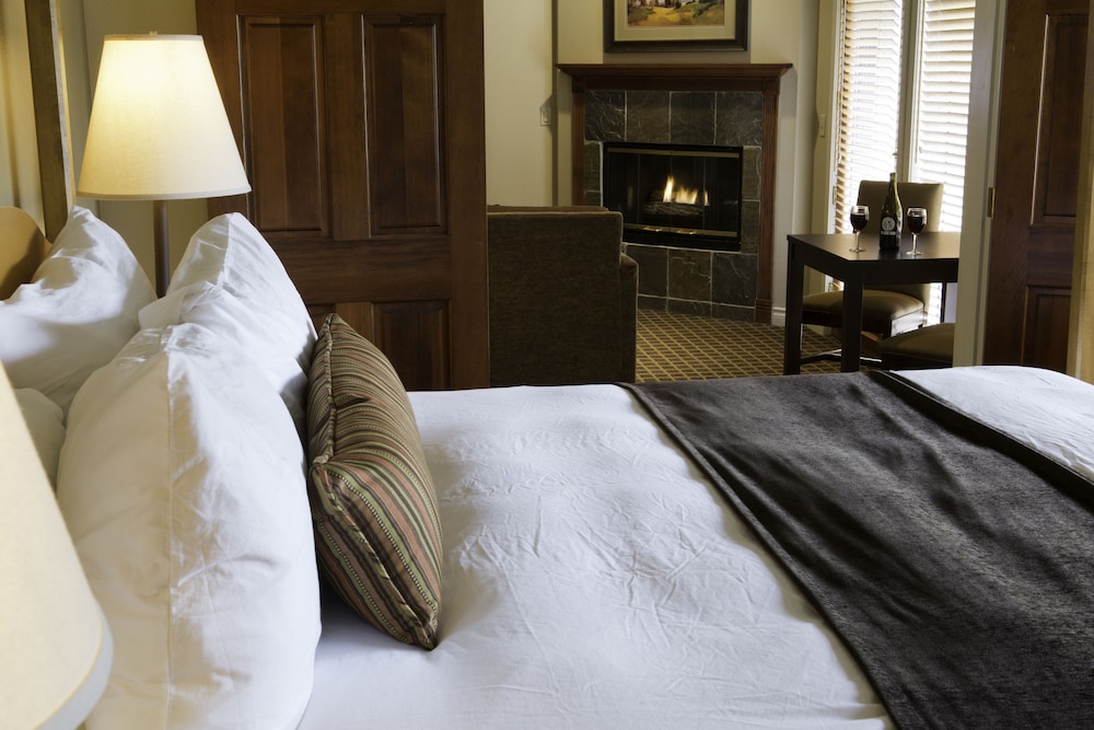 Pine Ridge Inn 16/37